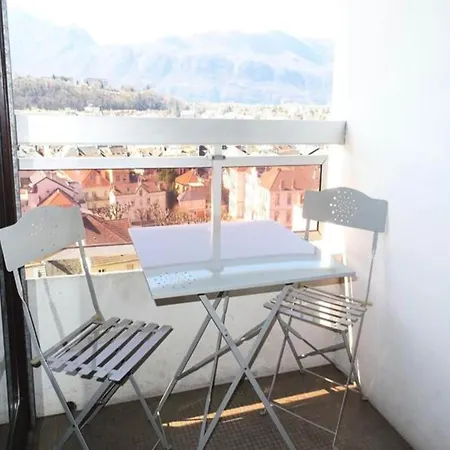 Studio For 2 People アパート